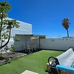 2 Bedrooms - Quiet Location - Pool - Adults Only דירה