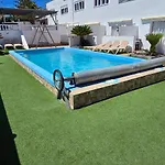 2 Bedrooms - Quiet Location - Pool - Adults Only شقة